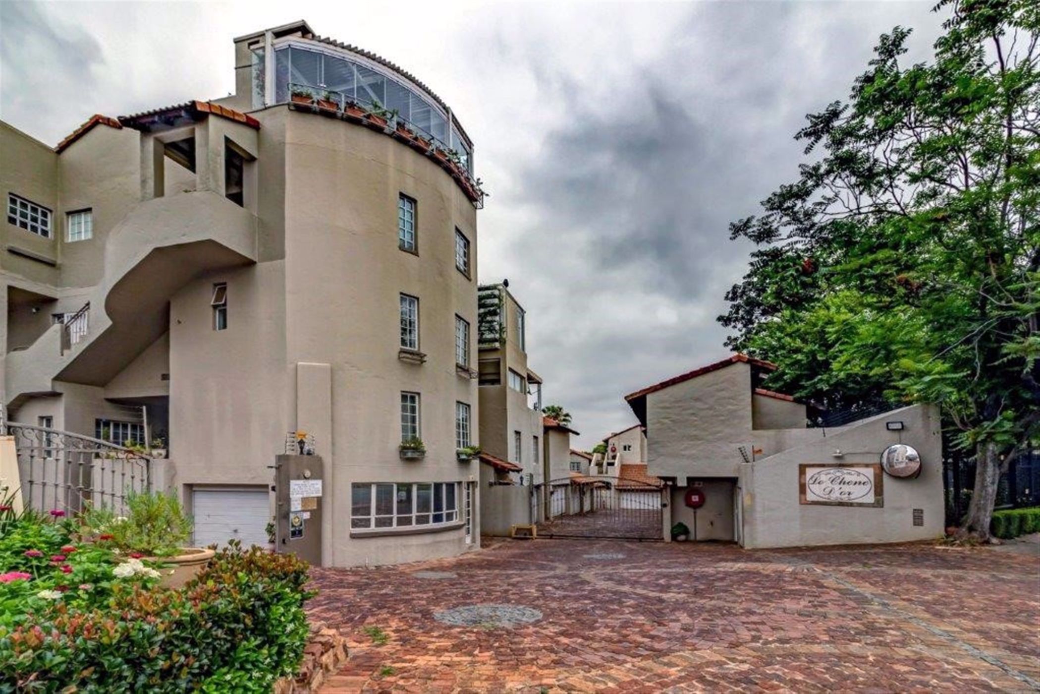 Apartment for sale in Oaklands, Johannesburg - HP1676396
