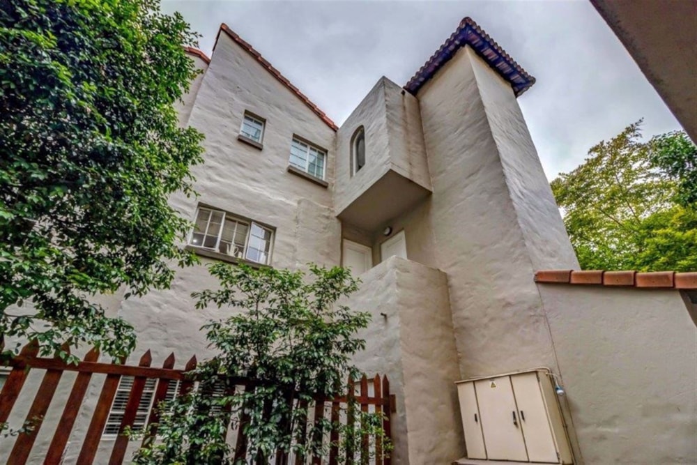 Apartment for sale in Oaklands, Johannesburg - HP1676396 Apartment for sale in Oaklands, Johannesburg - HP1676396