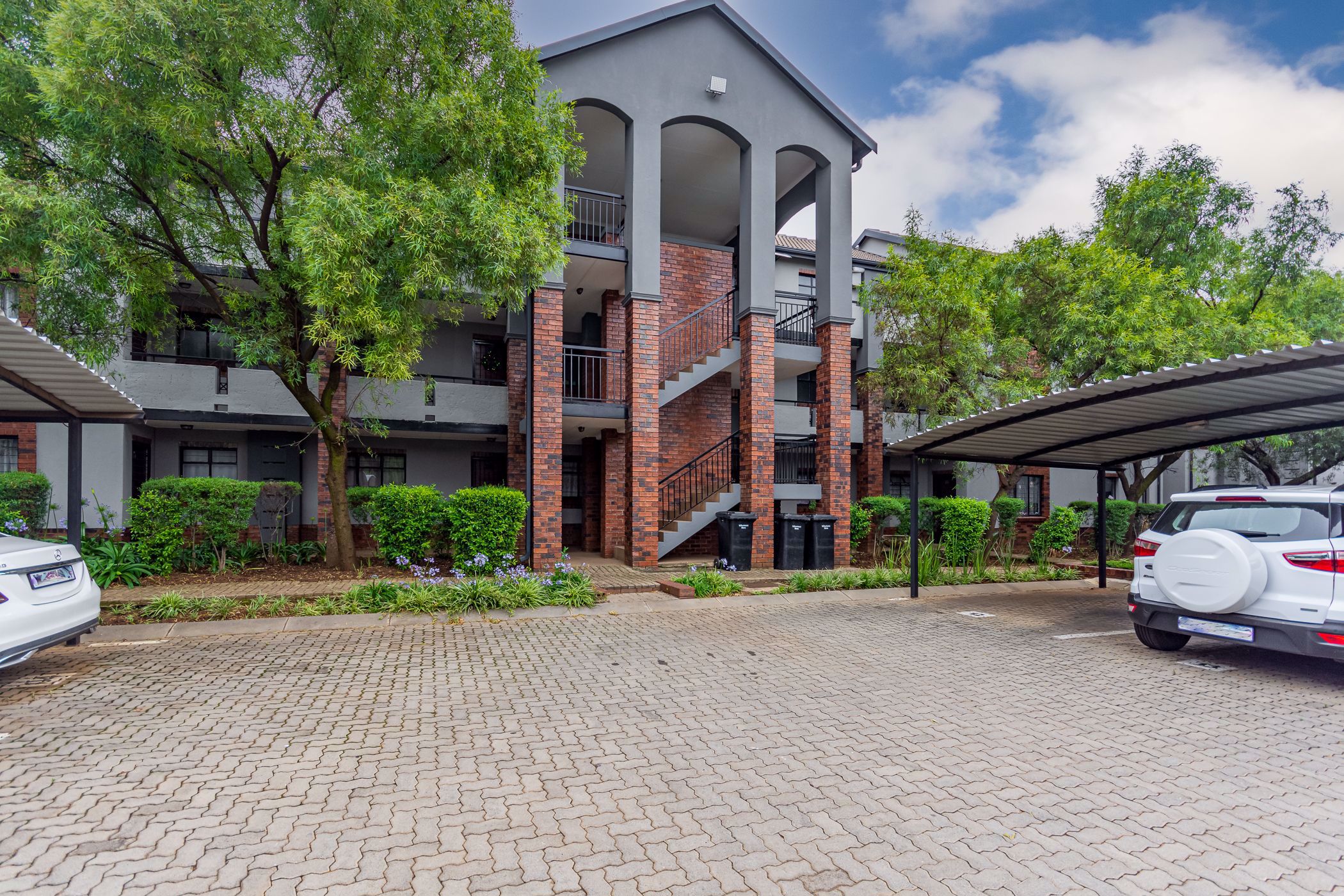 Townhouse for sale in Ravenswood - BOK1665716