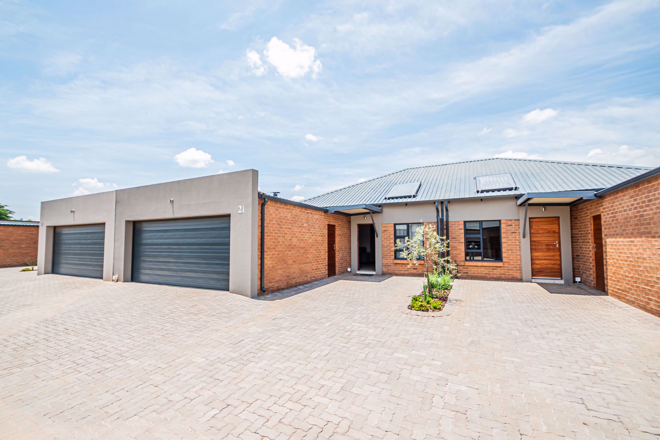 Security complex home for sale in Montana, Pretoria North - PTM1551667