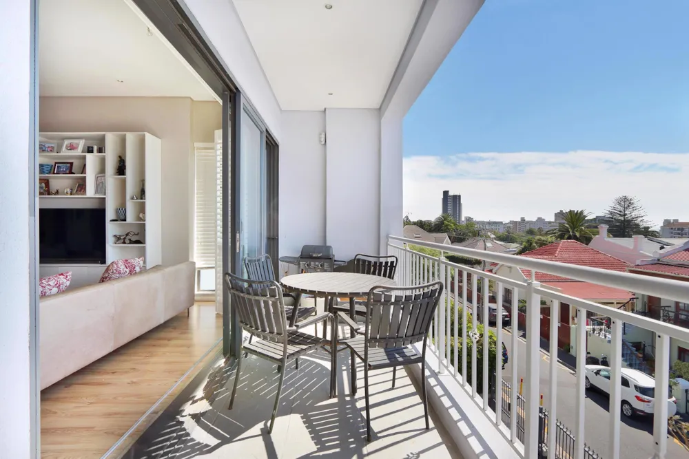 Double-storey apartment let in Sea Point - ASL1718003 Double-storey apartment let in Sea Point - ASL1718003