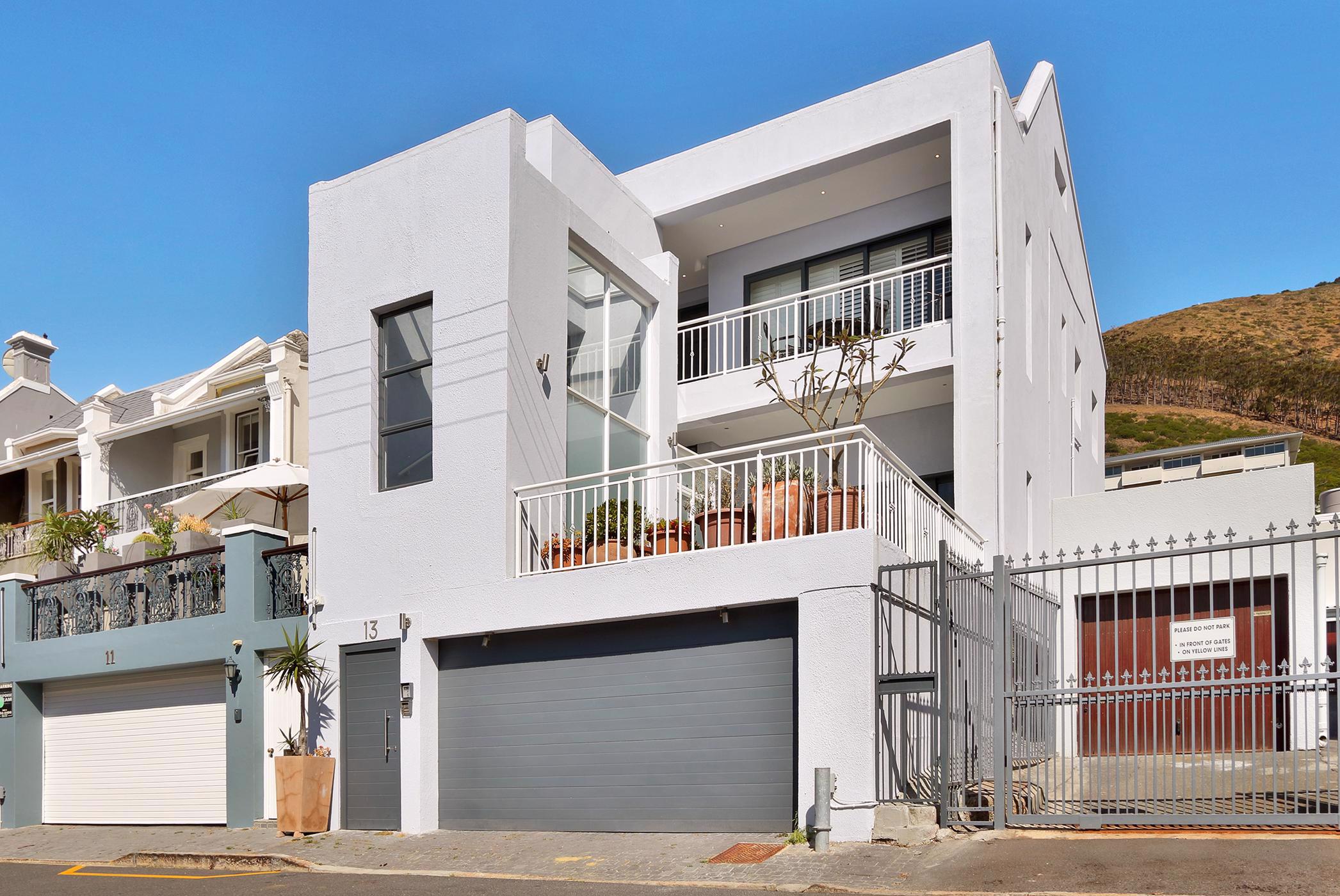 Double-storey apartment let in Sea Point - ASL1718003
