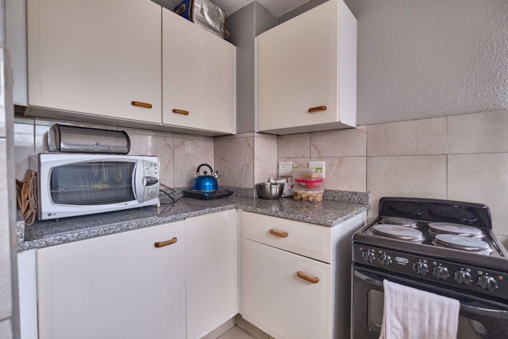 Apartment for sale in Amanzimtoti - 1WB1720383 Apartment for sale in Amanzimtoti - 1WB1720383