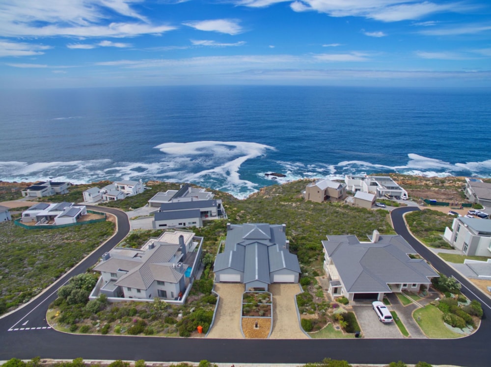 Double-storey house sold in Pinnacle Point Golf Estate - 1MB1330871 Double-storey house sold in Pinnacle Point Golf Estate - 1MB1330871