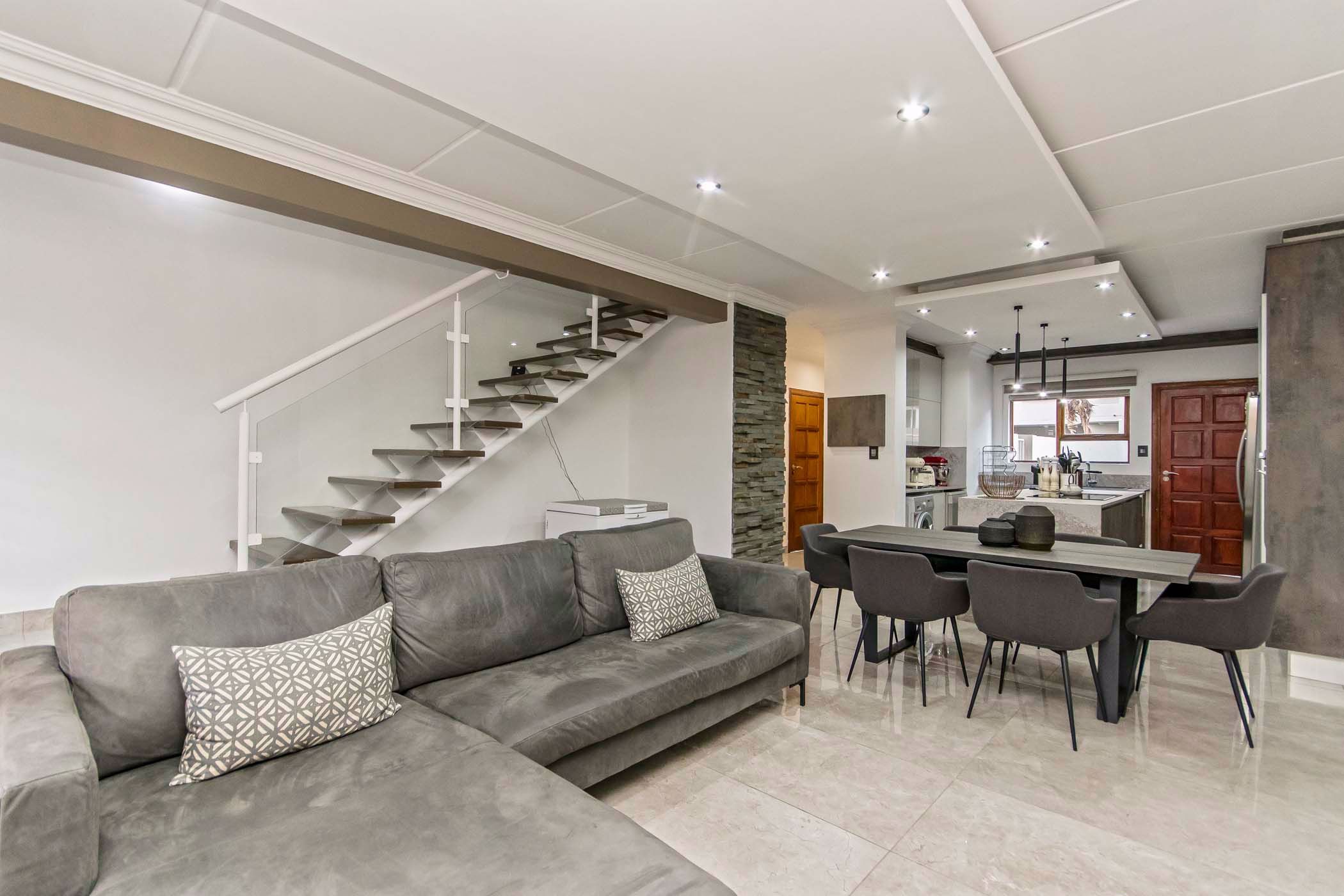 Townhouse for sale in Oaklands, Johannesburg - HP1671729