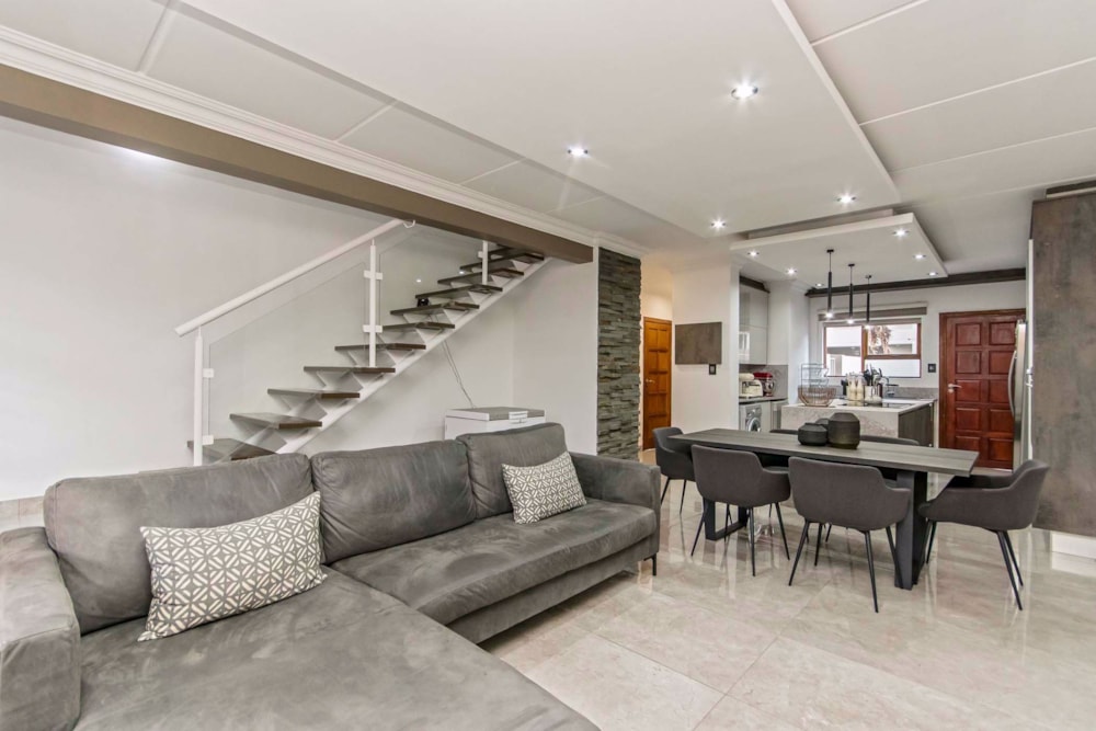 Townhouse for sale in Oaklands, Johannesburg - HP1671729 Townhouse for sale in Oaklands, Johannesburg - HP1671729