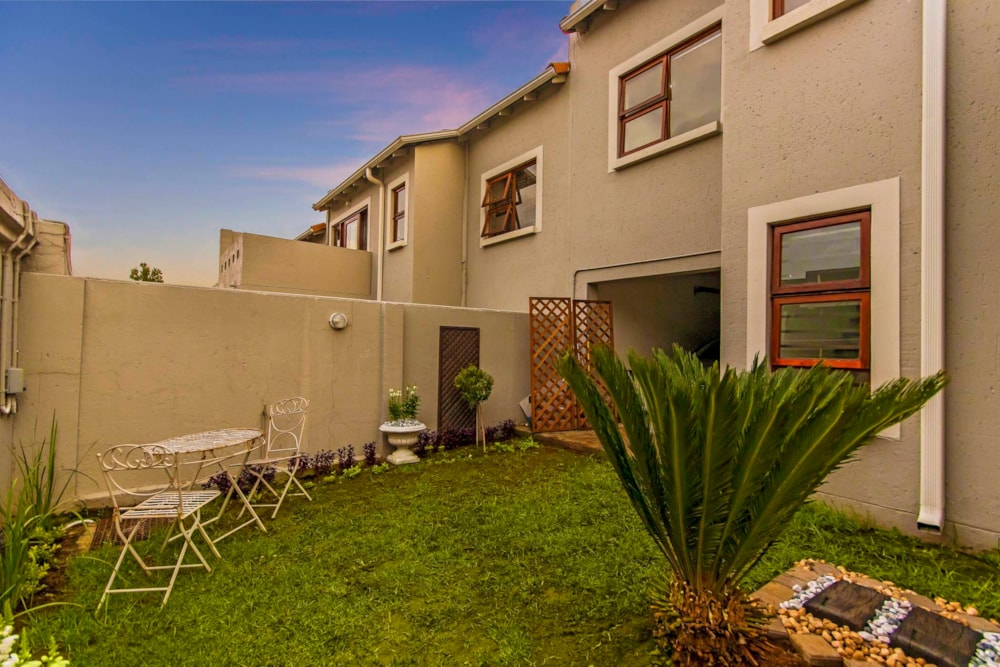 Townhouse for sale in Oaklands, Johannesburg - HP1671729