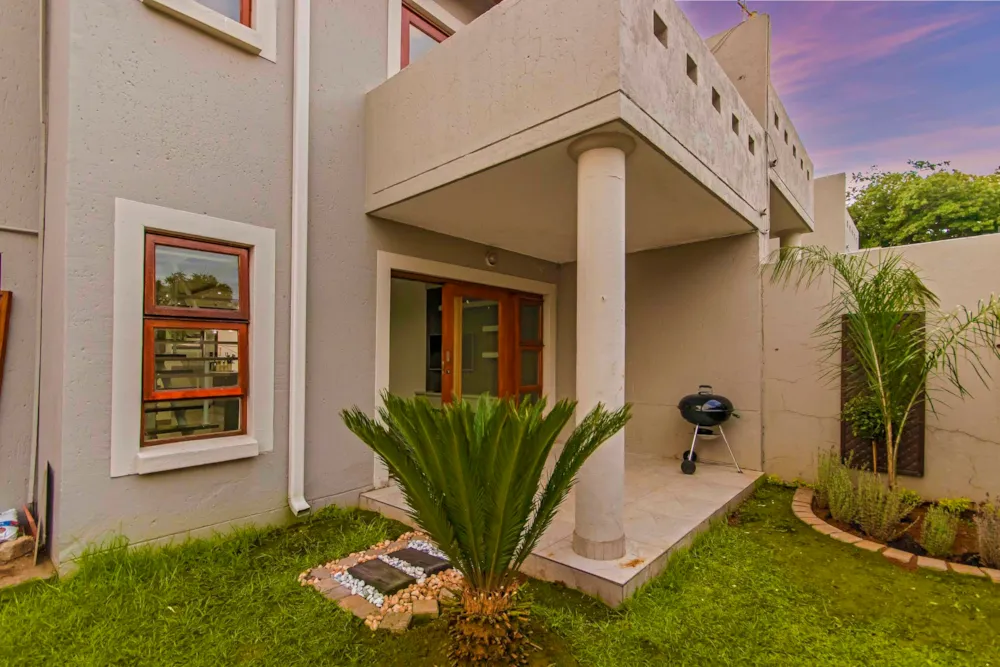 Townhouse for sale in Oaklands, Johannesburg - HP1671729 Townhouse for sale in Oaklands, Johannesburg - HP1671729