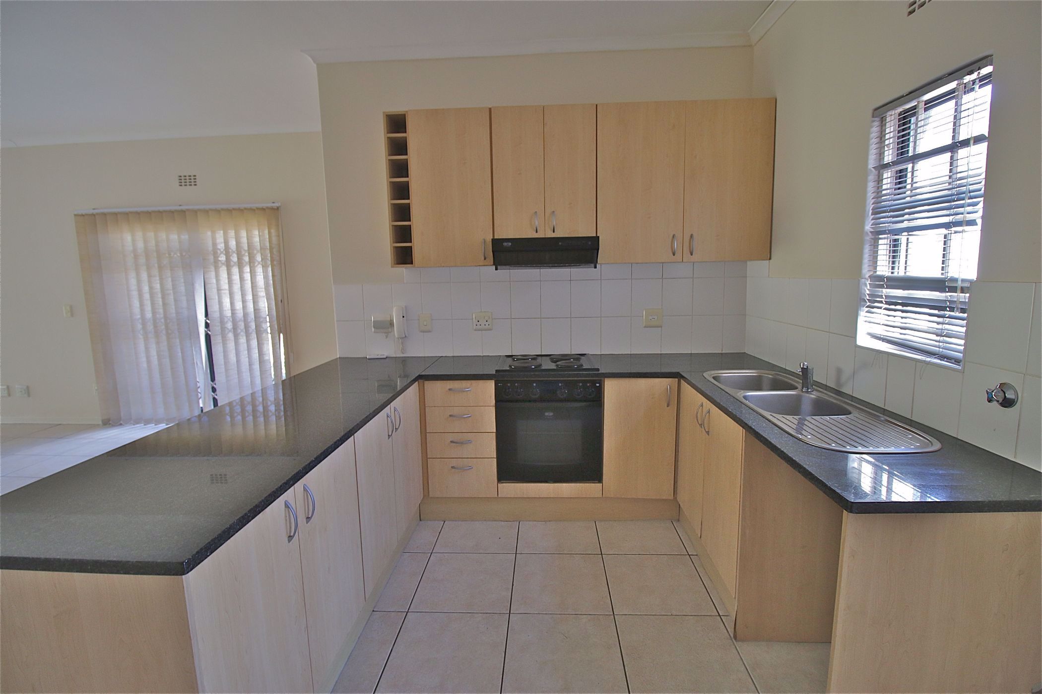 House to rent in Plattekloof - 1PLA1718850