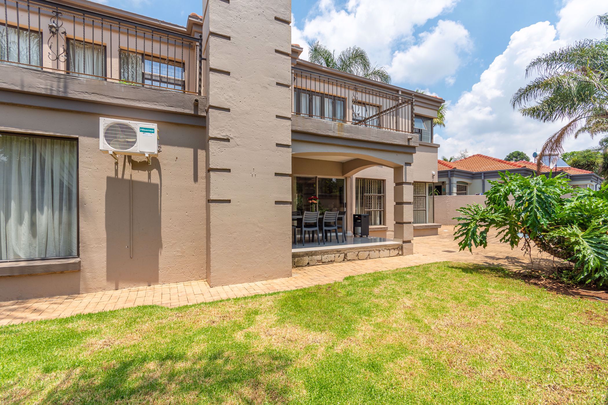 Double-storey house let in Glen Marais - ENL1700033