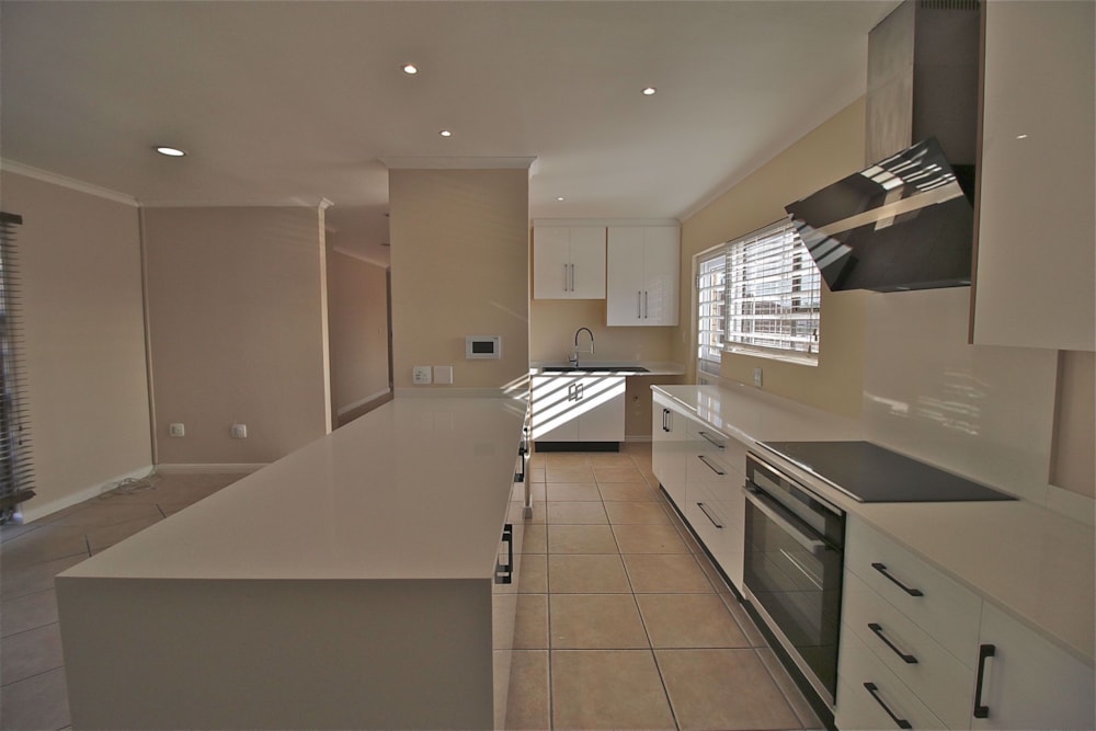 House let in Plattekloof - 1PLA1699890 House let in Plattekloof - 1PLA1699890