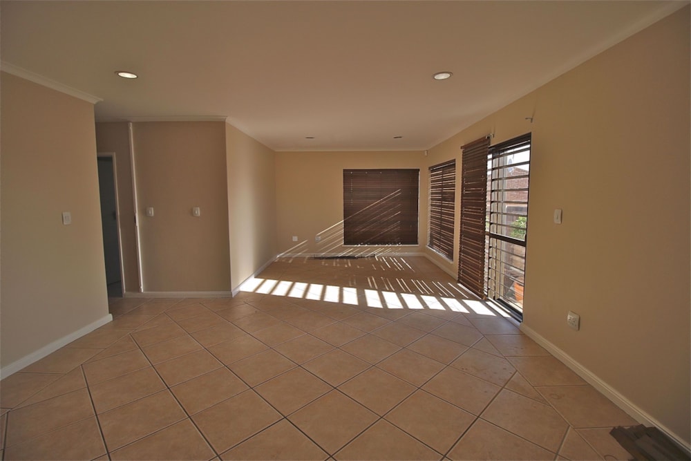 House let in Plattekloof - 1PLA1699890 House let in Plattekloof - 1PLA1699890