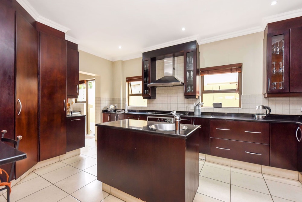 House for sale in Broadacres - FW1723630