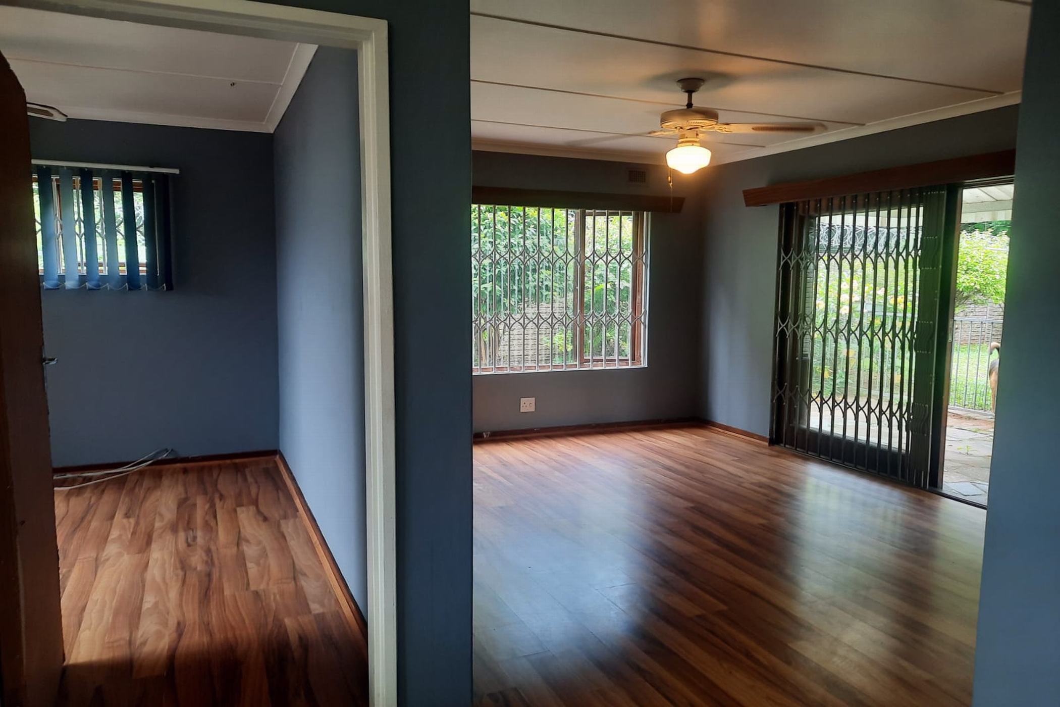 Apartment let in Athlone Park - 1WB1705120