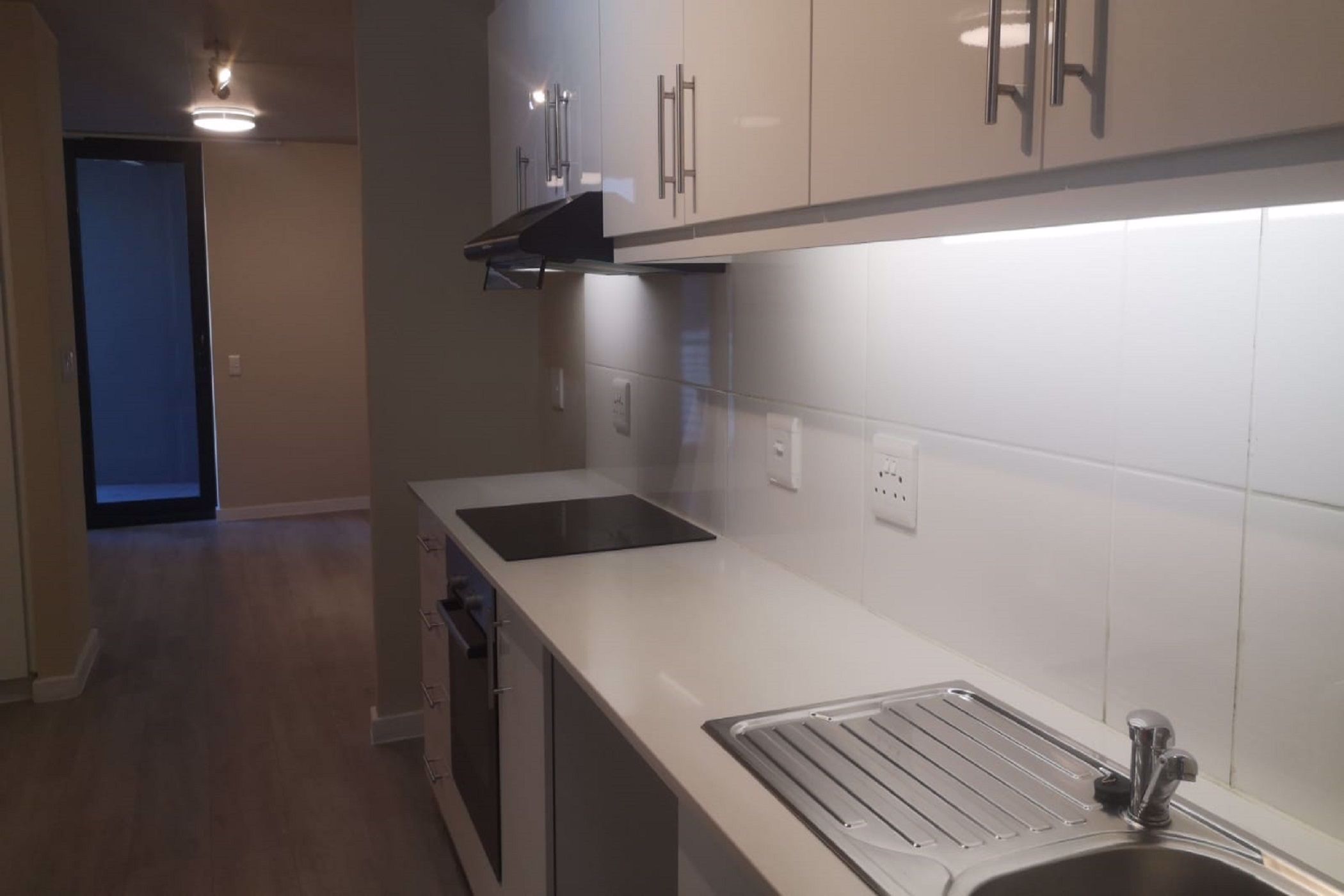 Studio apartment to rent in Observatory, Cape Town - RBL1755323