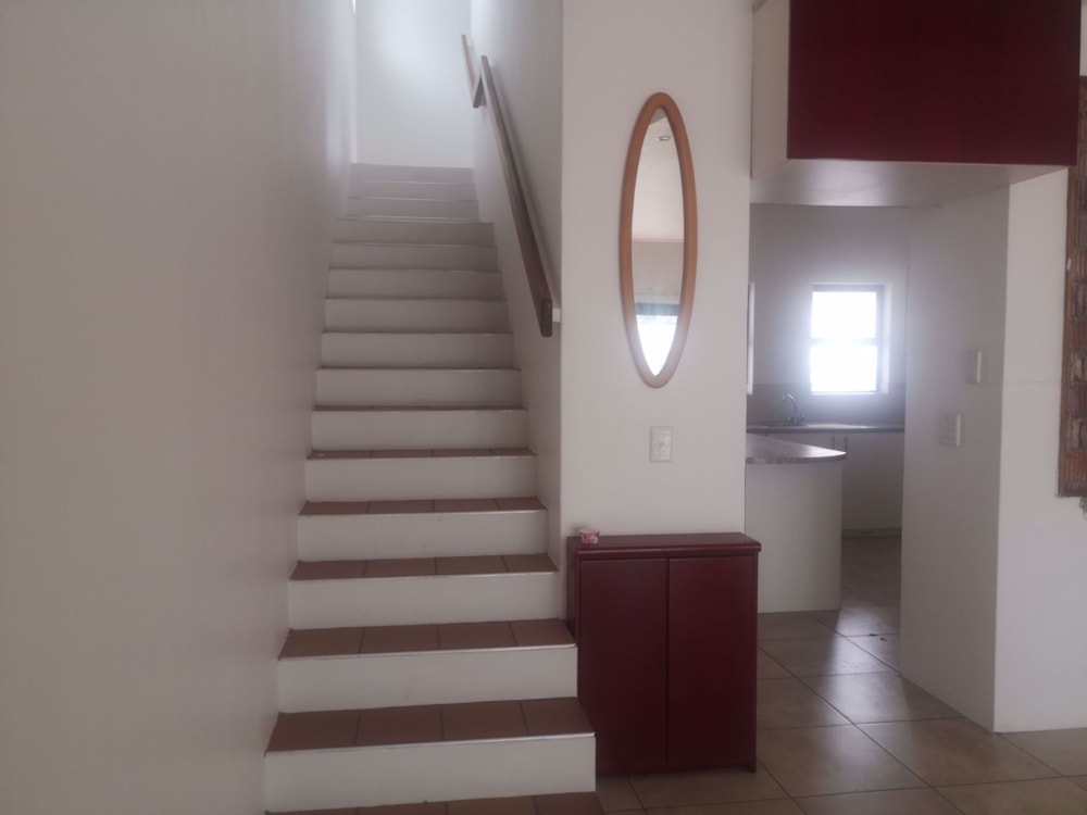 Townhouse let in Kenilworth, Cape Town - RBL1681704 Townhouse let in Kenilworth, Cape Town - RBL1681704