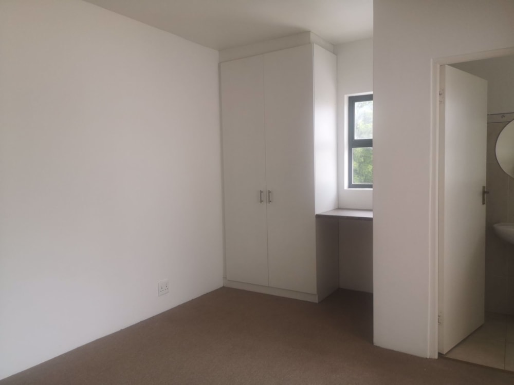 Townhouse let in Kenilworth, Cape Town - RBL1681704 Townhouse let in Kenilworth, Cape Town - RBL1681704