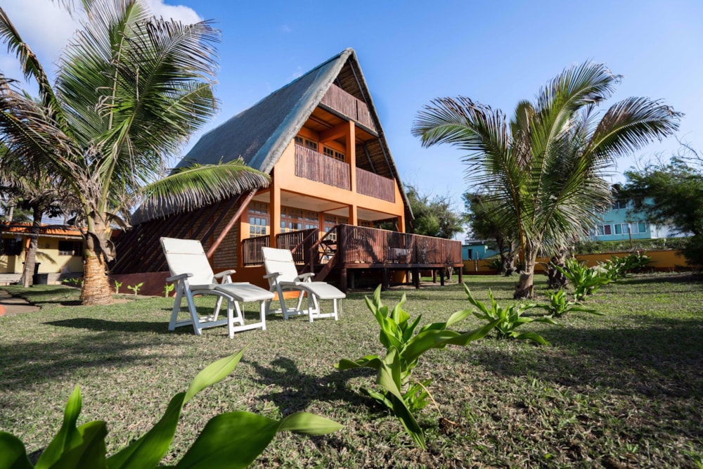 Beachfront villa for sale in Praia do Tofo, Mozambique - 3MQ1556292