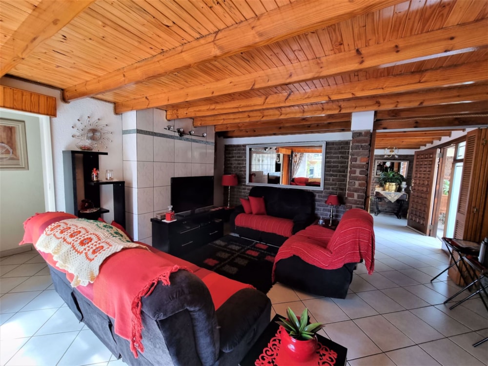 House for sale in Balfour - 1SP1556787