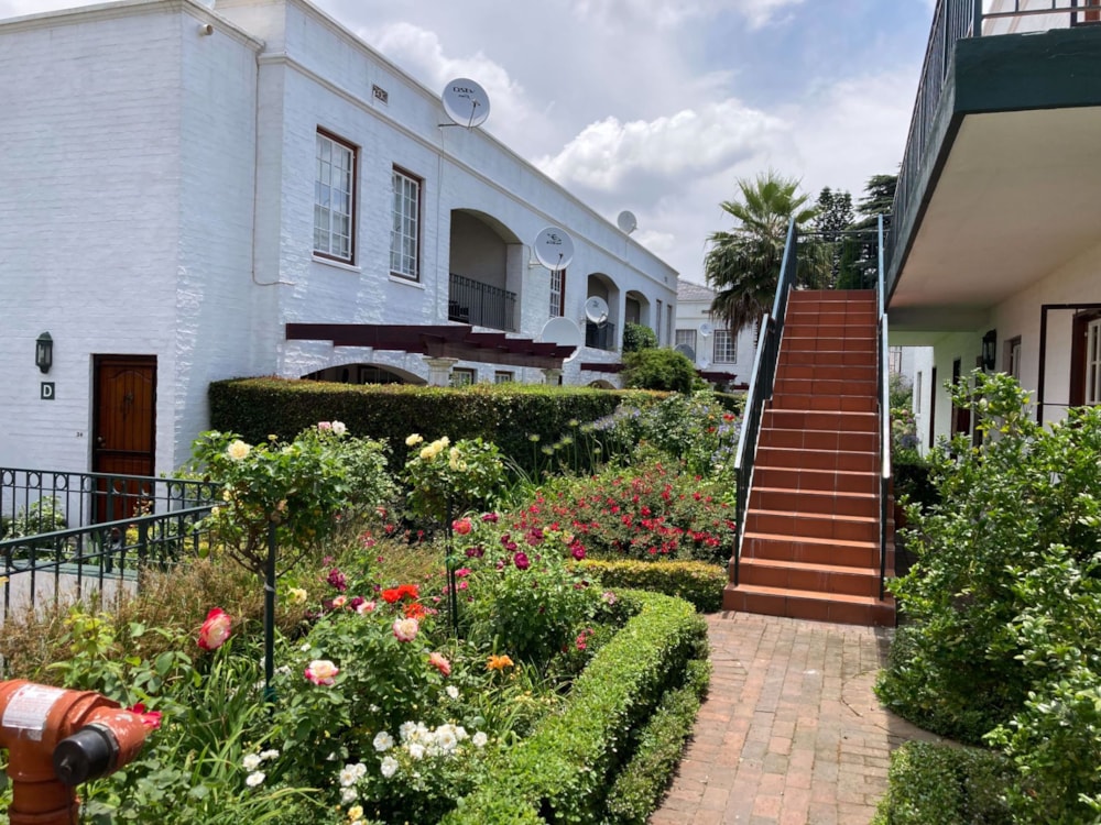 Apartment to rent in Saxonwold - JBL1734847