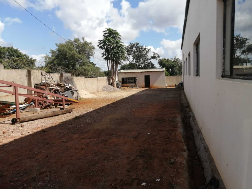Commercial industrial property for sale in Matola, Mozambique - 3MQ1562403
