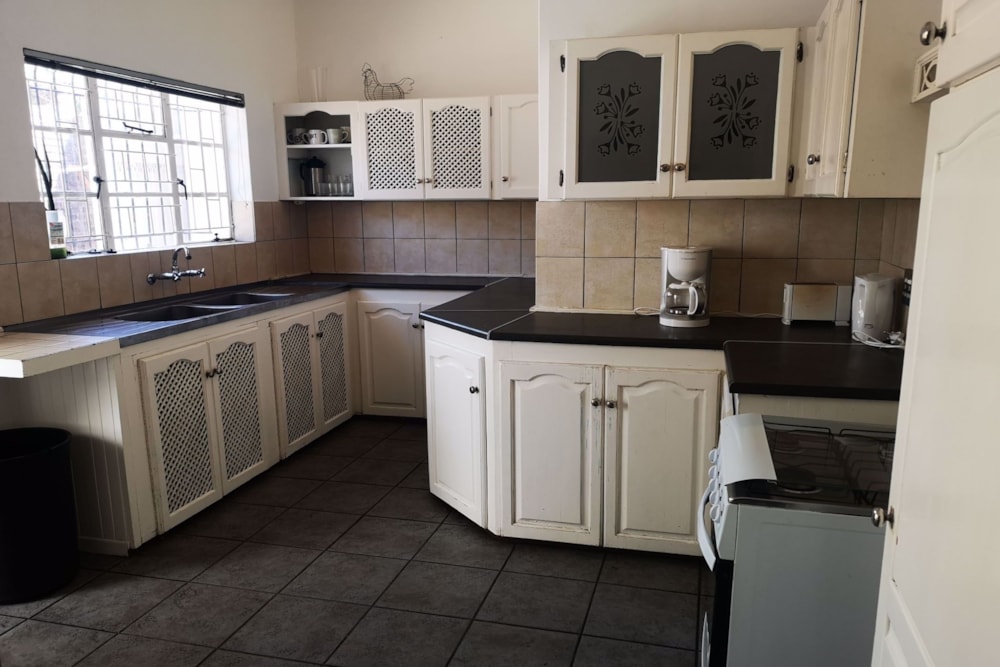 Garden apartment let in Sunnyside, Grahamstown, Makhanda - 1GC1667850 Garden apartment let in Sunnyside, Grahamstown, Makhanda - 1GC1667850