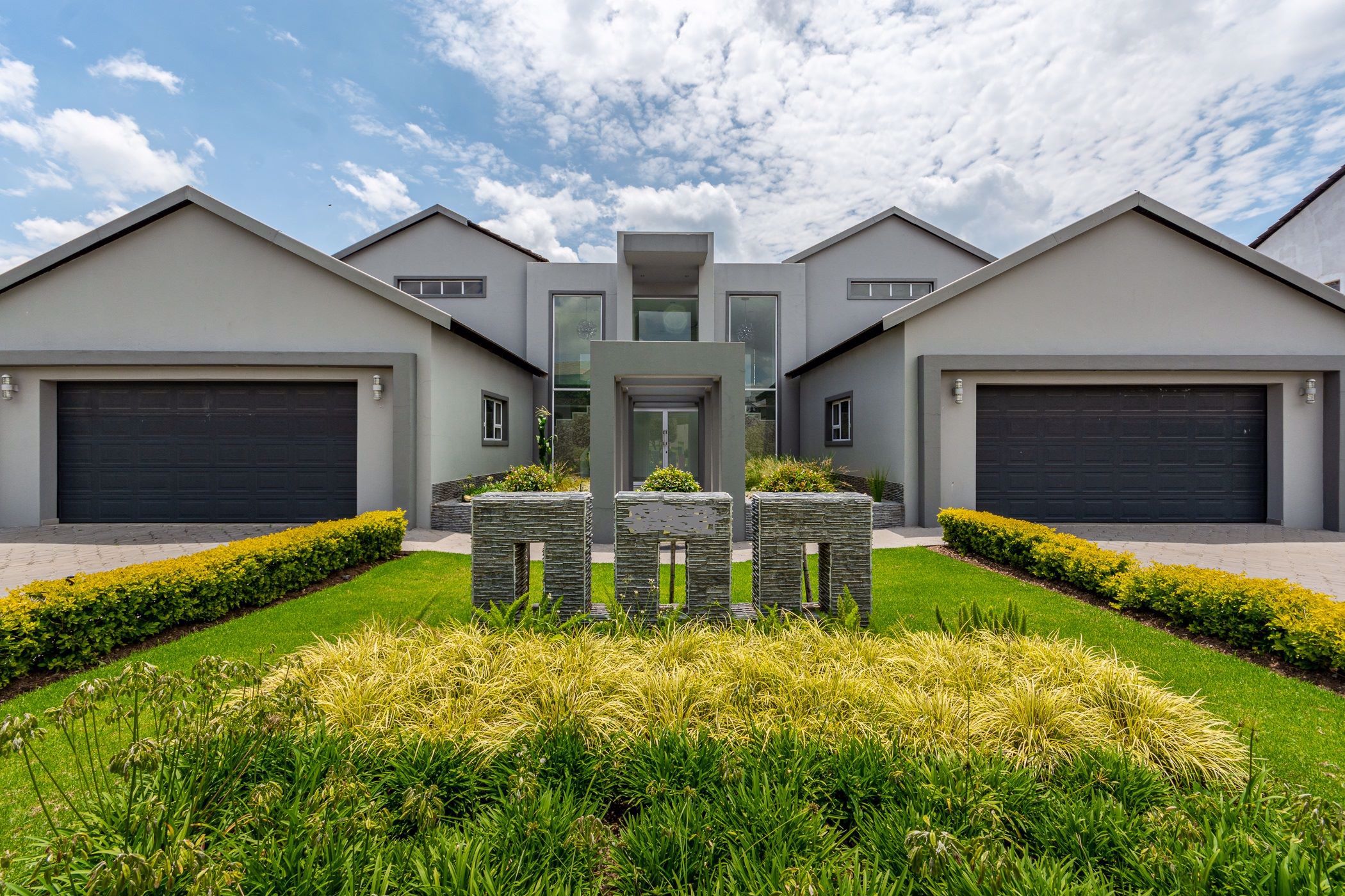 Golf estate house for sale in Copperleaf - 1CU1672690