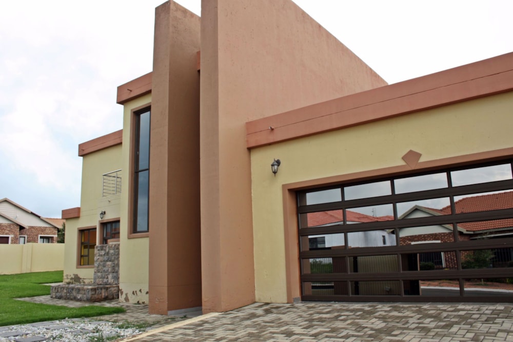 Security complex home for sale in Lydenburg (Mashishing) - 1LY1557335