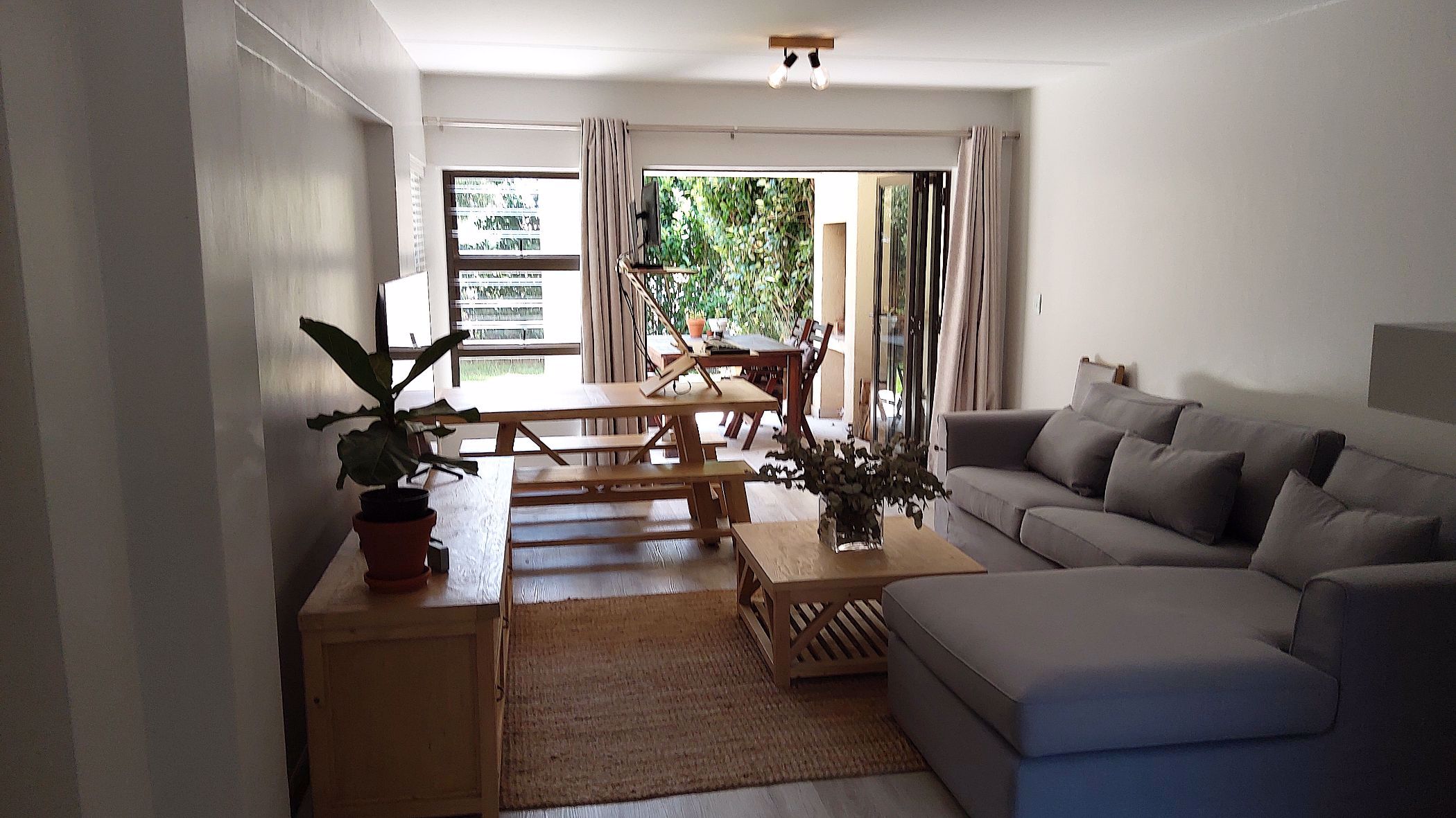 Apartment to rent in Waterkloof, Pretoria East - PTL1744597