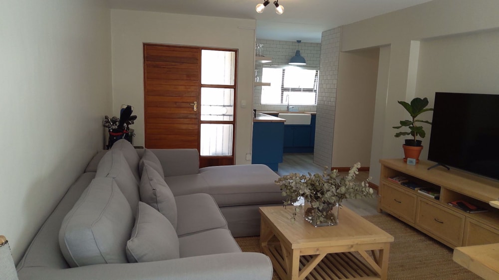 Apartment to rent in Waterkloof, Pretoria East - PTL1744597