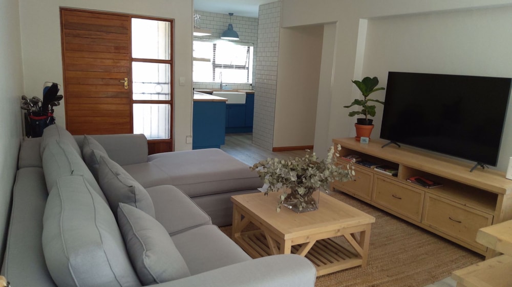 Apartment to rent in Waterkloof, Pretoria East - PTL1744597