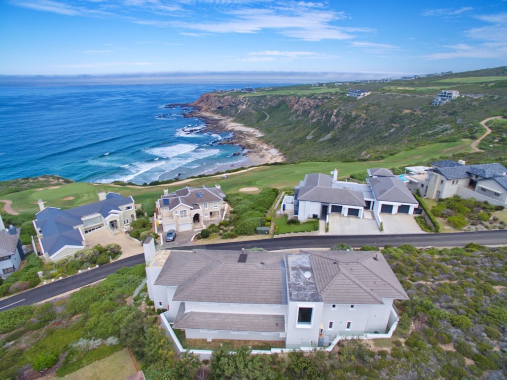 House for sale in Pinnacle Point Golf Estate - 1MB1558975