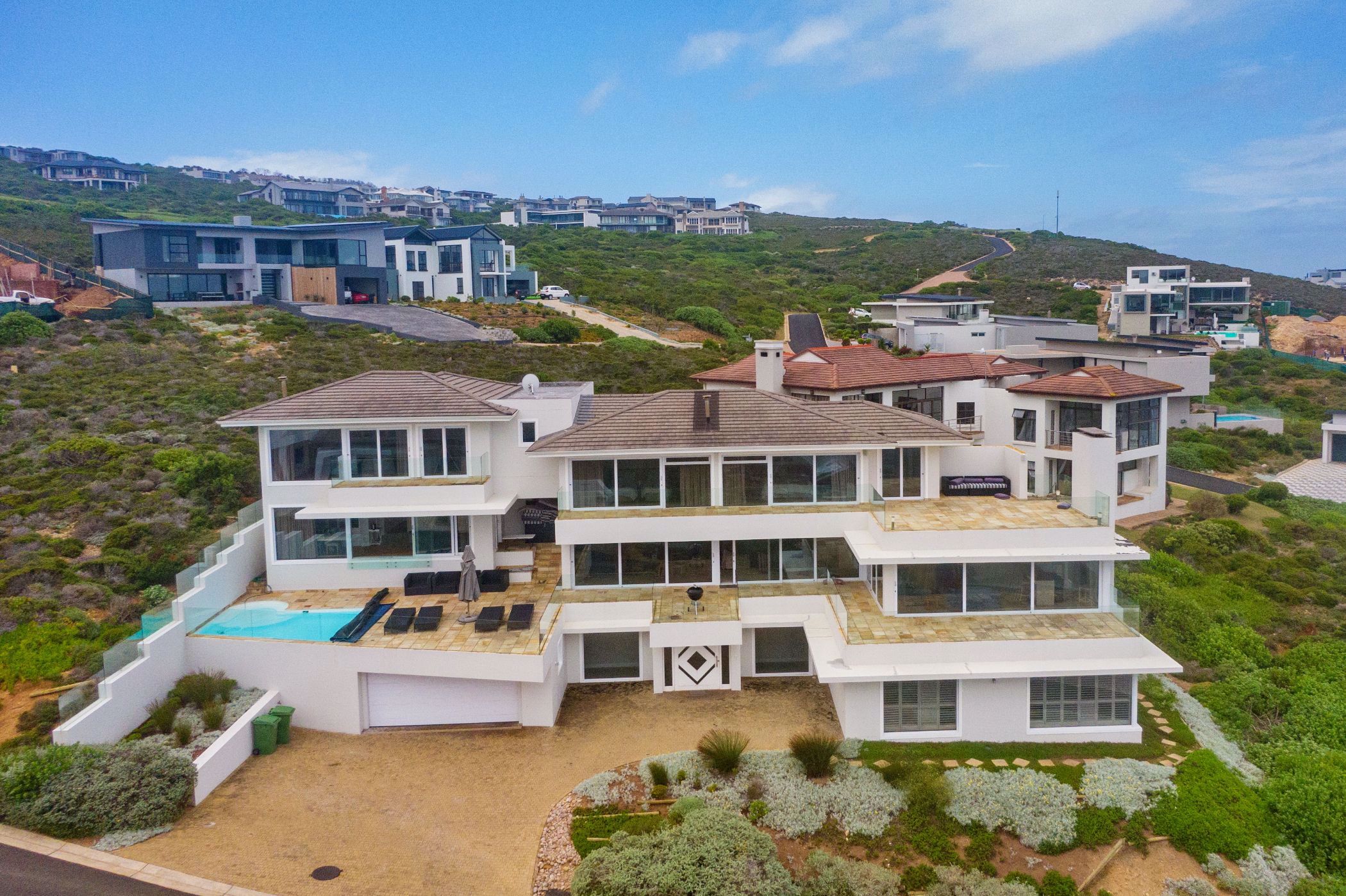 House for sale in Pinnacle Point Golf Estate - 1MB1558975