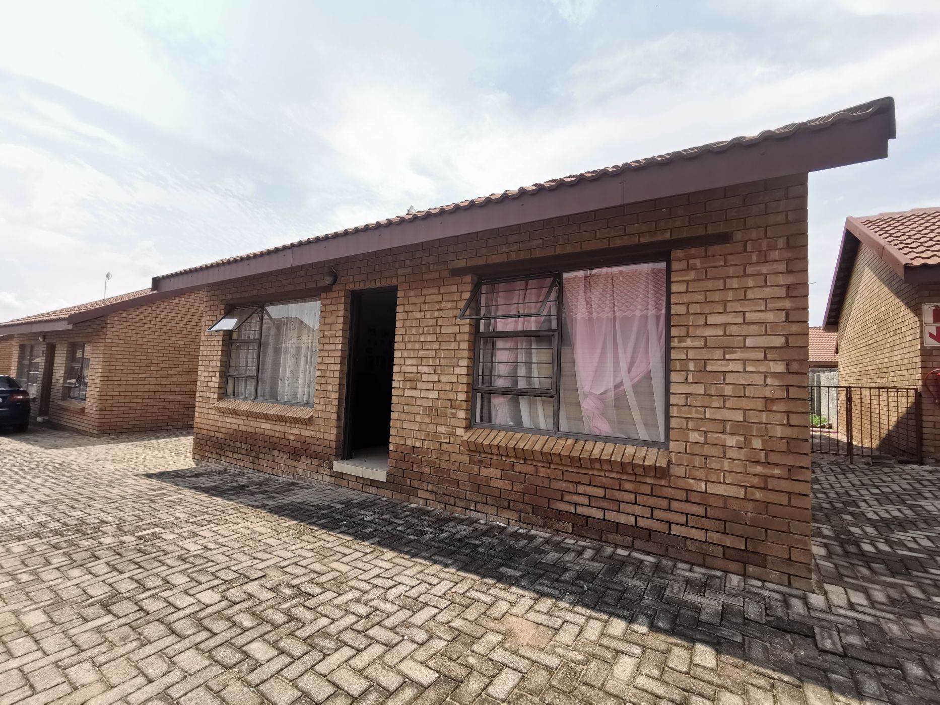 Townhouse for sale in Bendor Park - 1PS1660183