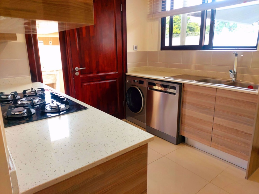 Security complex home to rent in Sunningdale, Zambia - 3ZA1708134 Security complex home to rent in Sunningdale, Zambia - 3ZA1708134