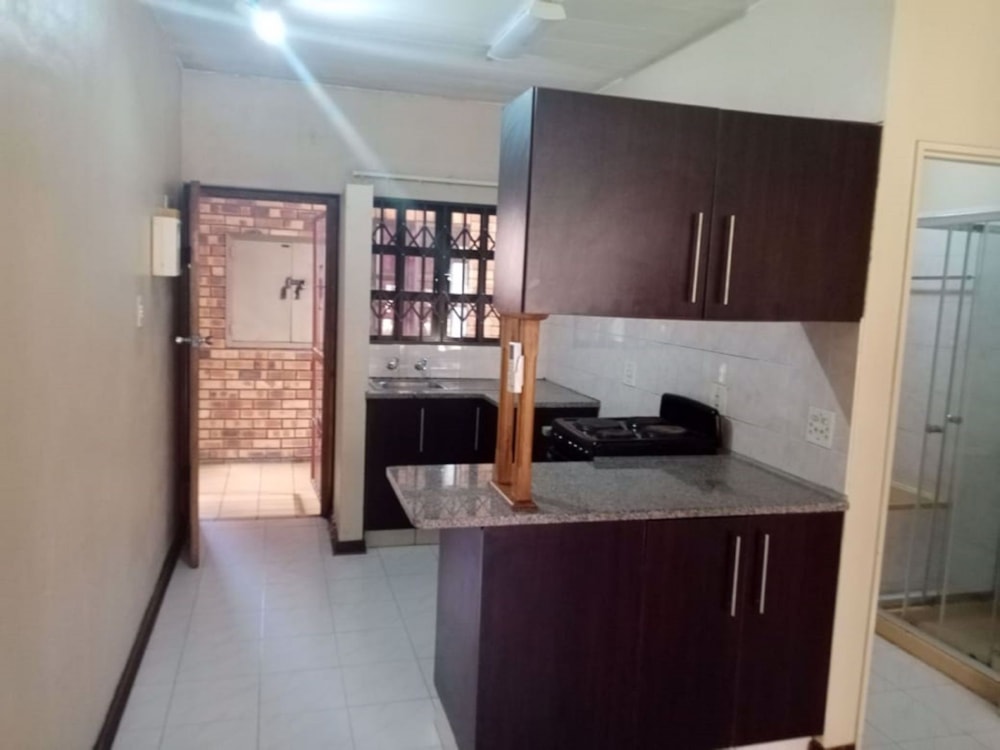 Bachelor apartment let in Arboretum, Richards Bay - 1RY1712408 Bachelor apartment let in Arboretum, Richards Bay - 1RY1712408