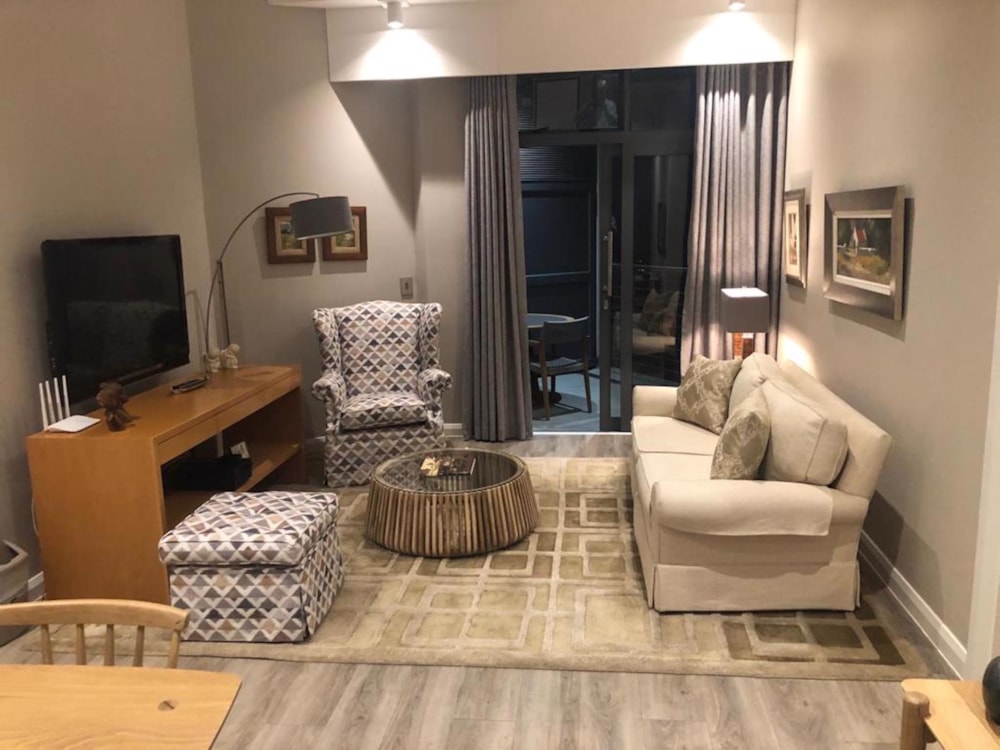 Apartment for sale in Menlyn - PT1562303 Apartment for sale in Menlyn - PT1562303