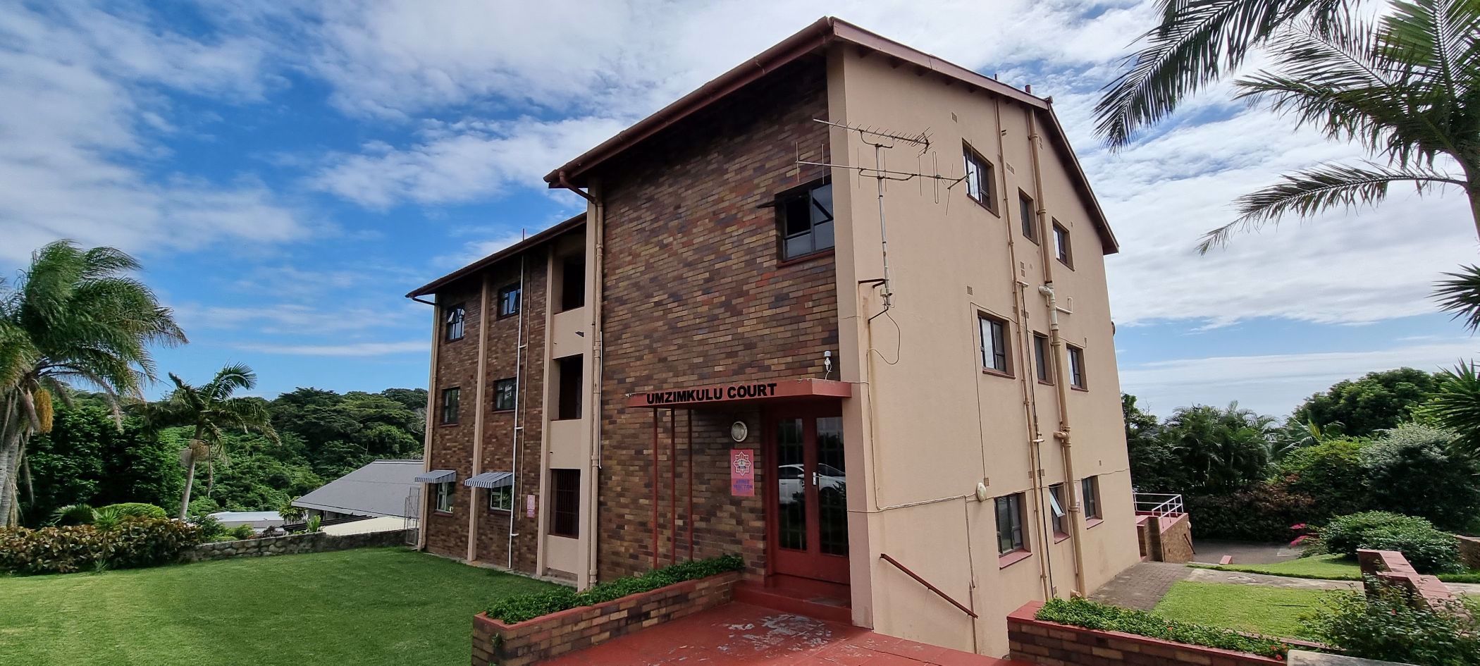 Apartment for sale in Port Shepstone, KwaZulu-Natal - 1PX1604150