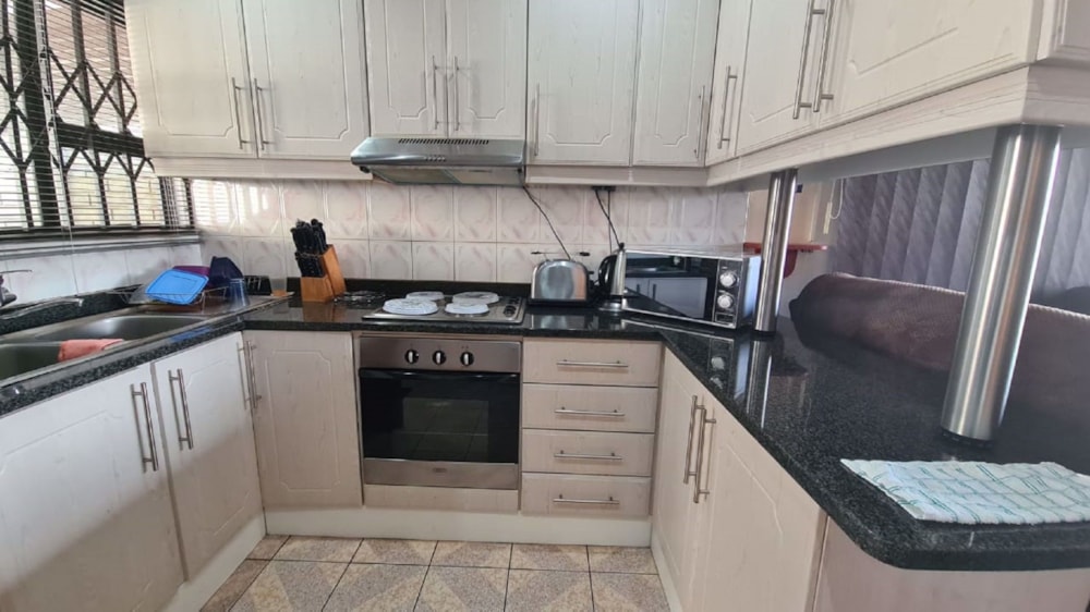 House for sale in Brackenham - 1RY1560849