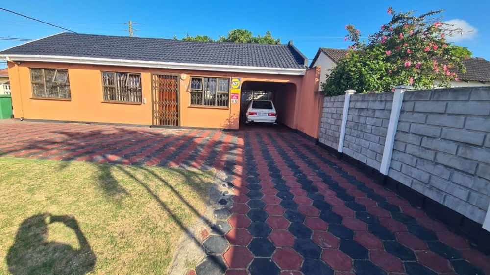 House for sale in Brackenham - 1RY1560849