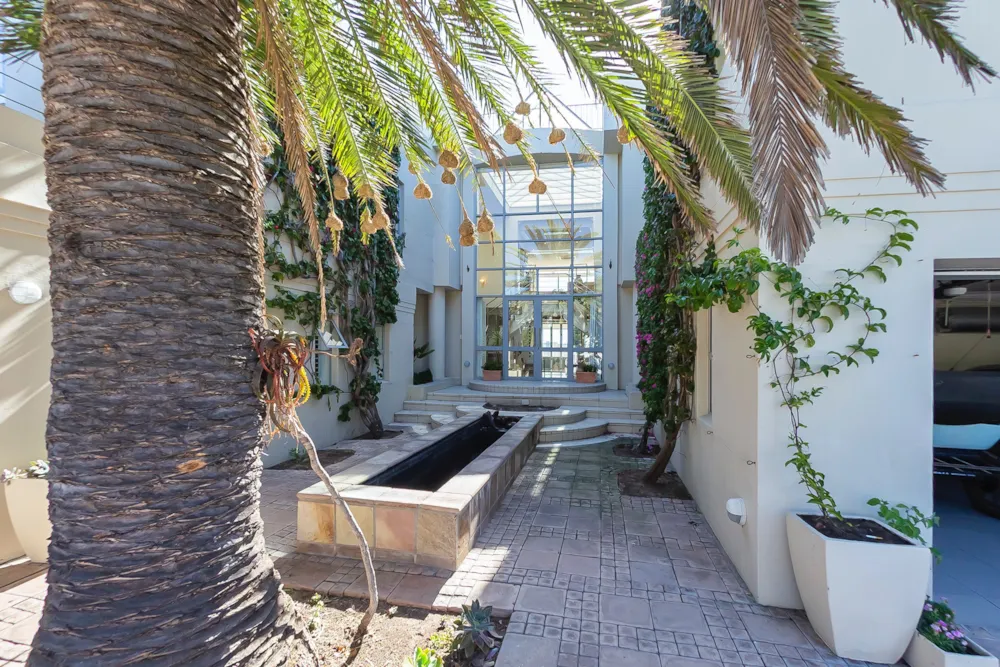 Double-storey house sold in Sunset Beach, Cape Town - 1TV1677879 Double-storey house sold in Sunset Beach, Cape Town - 1TV1677879
