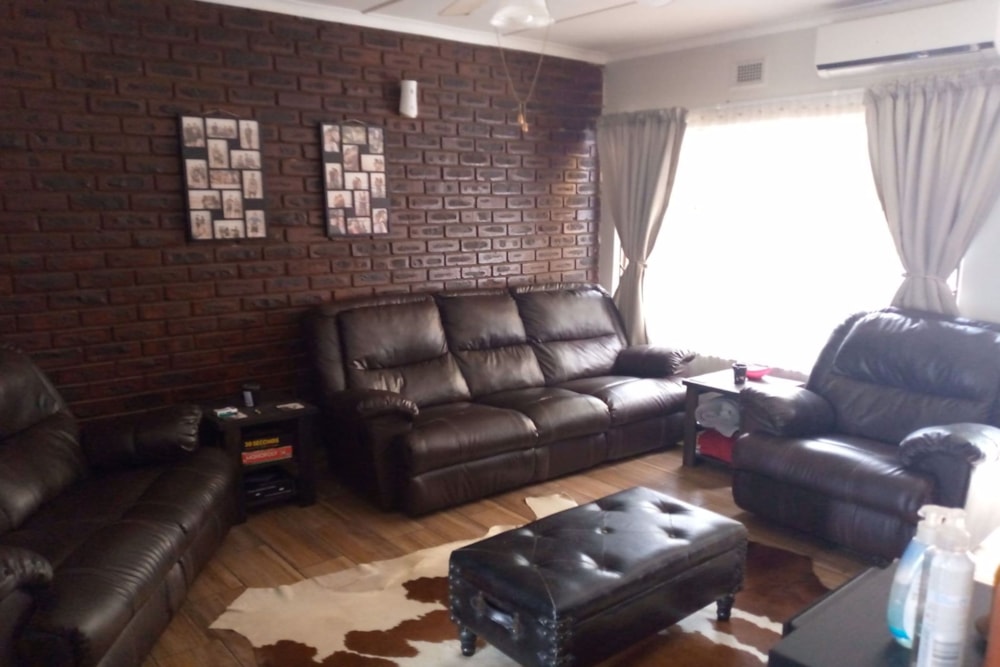 Apartment to rent in Amanzimtoti - 1WB1675780 Apartment to rent in Amanzimtoti - 1WB1675780