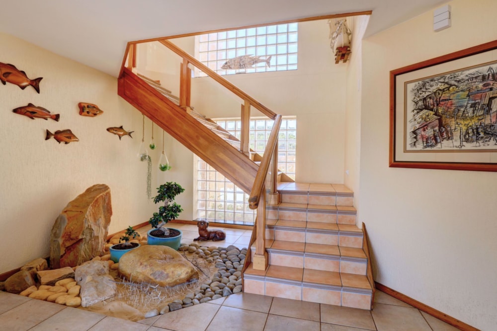 Double-storey house for sale in Outeniqua Strand - 1MB1564608 Double-storey house for sale in Outeniqua Strand - 1MB1564608
