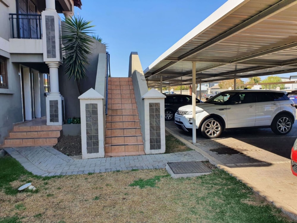 Townhouse for sale in Helderwyk Estate - 1BJ1657567