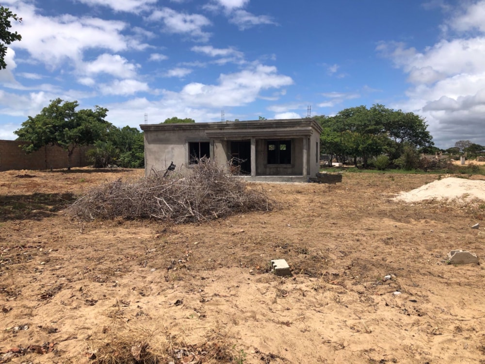 Bungalow for sale in Inhassoro, Mozambique - 3MQ1537336