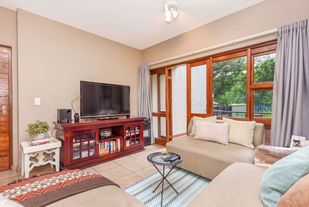 Garden apartment sold in Douglasdale - FW1681518 Garden apartment sold in Douglasdale - FW1681518