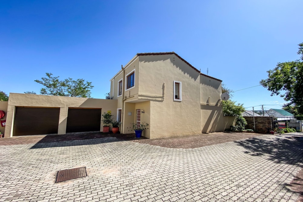Apartment to rent in Grahamstown Central (Makhanda Central)  - 1GC1744585