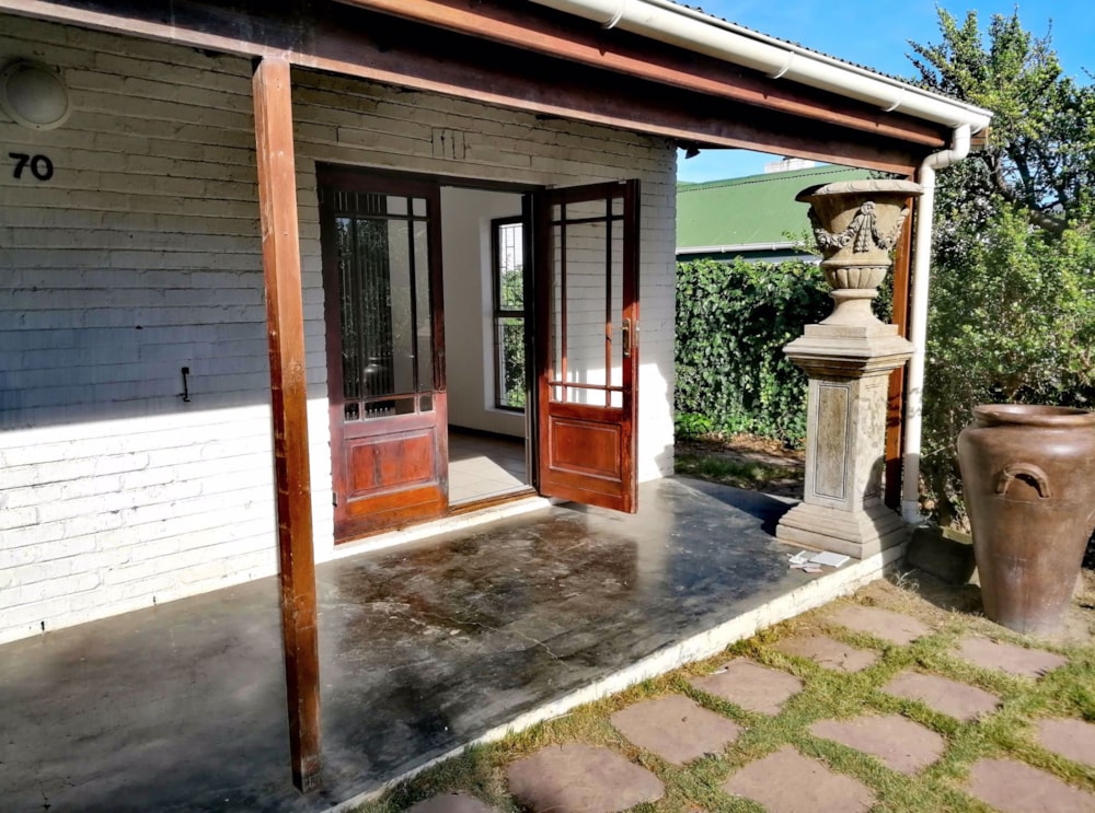 Cottage to rent in Milkwood Park - FHL1749397