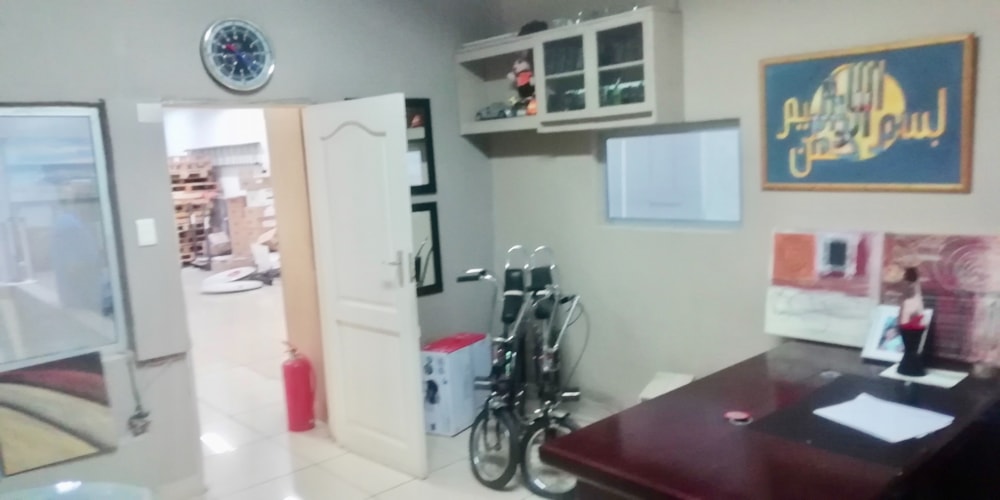 Commercial business to rent in Zinniaville - 1RU1564074