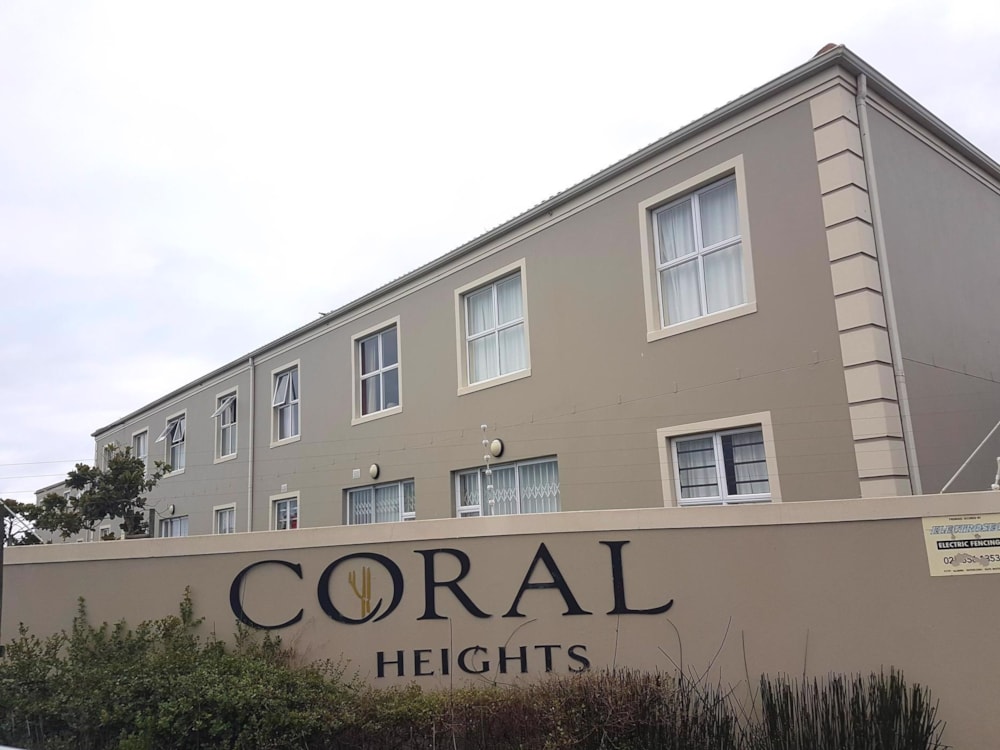 Security complex home to rent in Melkbosstrand - 1TV1718363 Security complex home to rent in Melkbosstrand - 1TV1718363